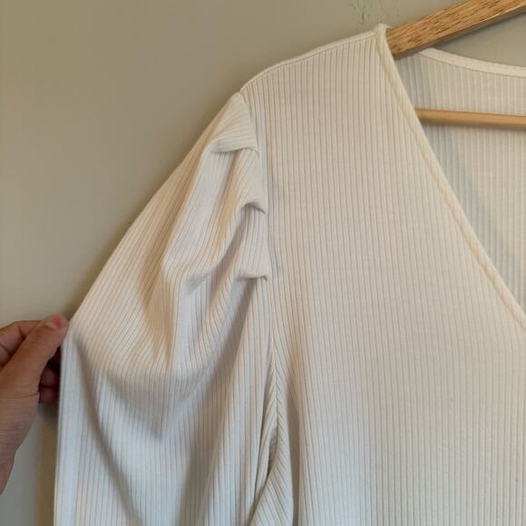 Ann Taylor Cream V-Neck Blouse - Picture 4 of 11